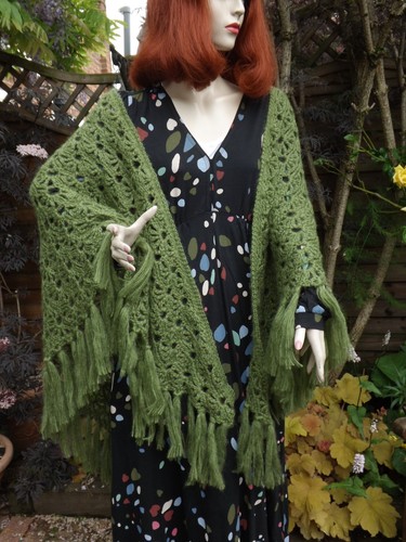 Olive kiwi green tasseled - green,
