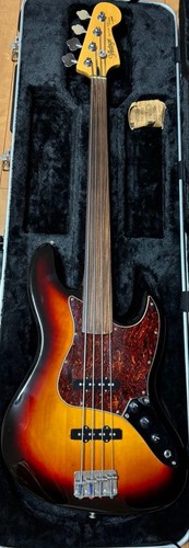 Vintage fretless bass guitar - bass,