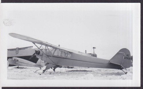 Piper cub nc32800 with ski - j-3,
