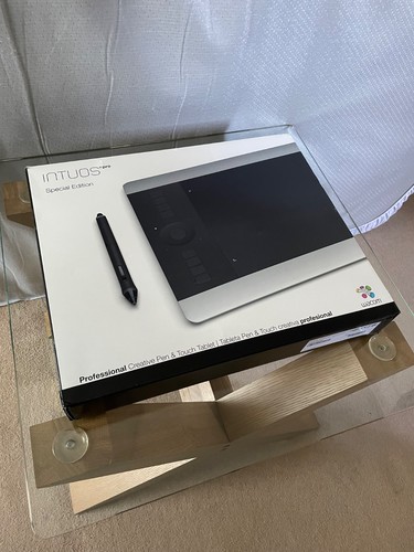 Wacom intuos pro - wacom, medium