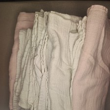 8 baby Muslin Squares White and pink est 50cm X 50cm (2)