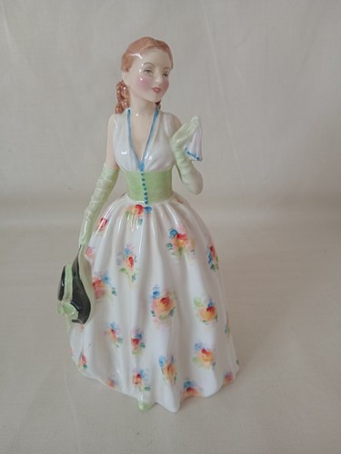 Royal doulton figurine carolyn - royal,