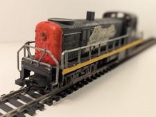 AHM – HO Gauge Diesel Switcher (Re-painted)