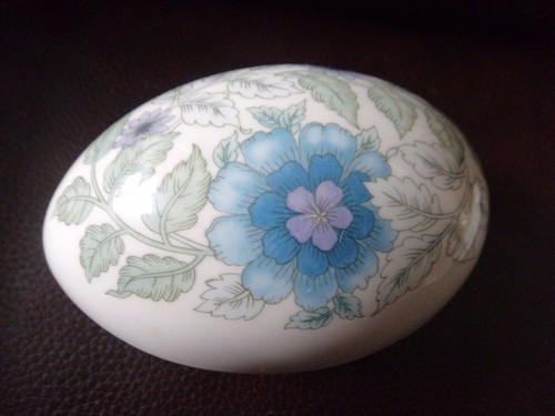 Wedgwood clementine egg - clementine,