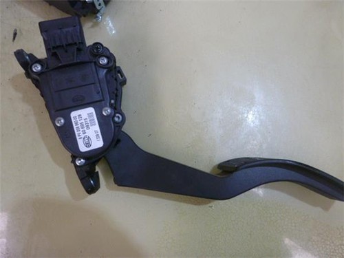 6pv00886000 throttle pedal - throttle,