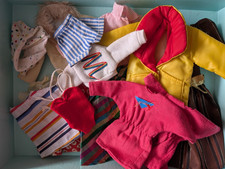 Sindy Pedigree clothes/footwear bundle (mainly 1980s) mostly GC but some TLC