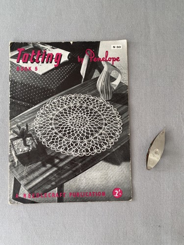 Vintage tatting shuttle - vintage,