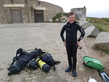 Mares 7mm wetsuit age 8-12 years