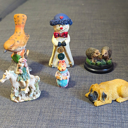 Mixed resin animal character - resin,