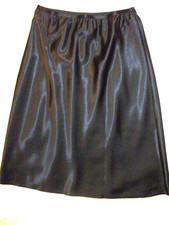 VINTAGE BLACK SATIN HALF SLIP SIZE 16-18 ST MICHAEL