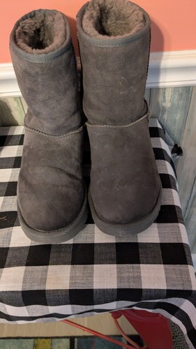 Ugg classic short boots - ii,