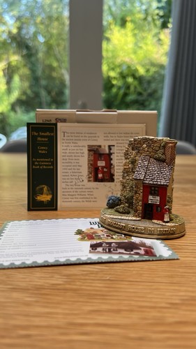 Lilliput lane the smallest - lilliput,