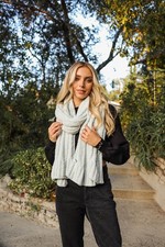 Boucle Vertical Knit Scarf 100