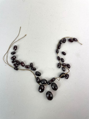 Vintage faceted bakelite - faceted, faux