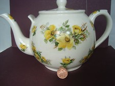 VINTAGE ARTHUR WOOD TEAPOT