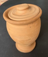 Tasteful Simple Terracotta Urn w Lid for Your Loved One’s Ashes 12 x 18 cm Tall