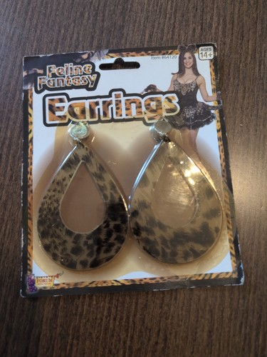 Oversized leopard animal - leopard, print