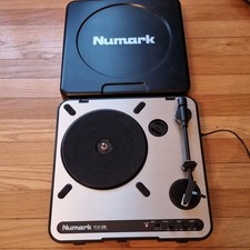 Numark PT-01 portable Turntable