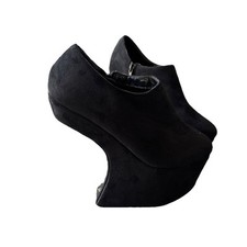 Black Pony Shoes  Size 6/39