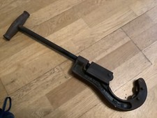 RECORD 103 PIPE CUTTER 3 WHEELS 1 1/2 " - 3 " working as it should, cutters good