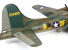 REVELL 04297 B-17F Memphis