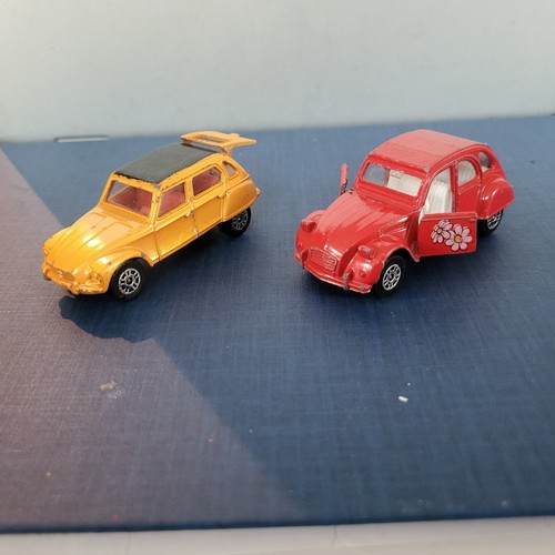 Corgi junior 2cvs - 2,