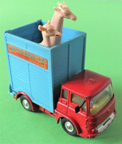 Corgi toys no503 chipperfields - corgi,