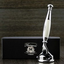 Men's Triple Edge Shave Razor For Shaving With Stand Silver Stainless Steel