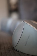 4*Bowers &  Wilkins  M1