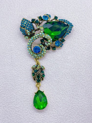 Emerald green crystal - green,