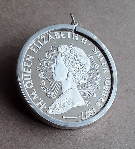 1977 silver proof - u.k, medal