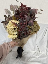 Artificial flowers bouquet