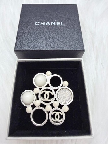 Chanel silver tone logo - tone, cc
