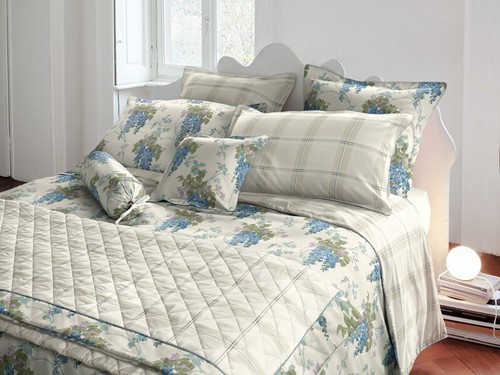Laura ashley bedspread - ashley,