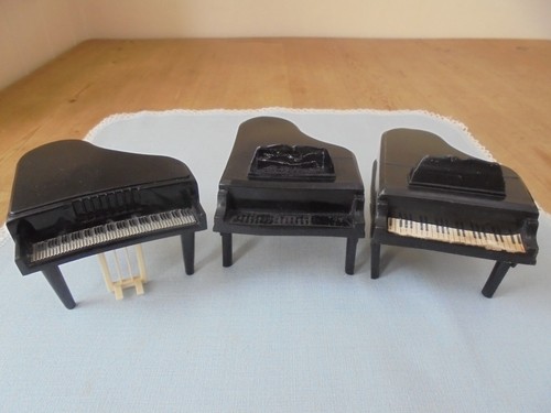 Vintage dolls house lot - dolls,