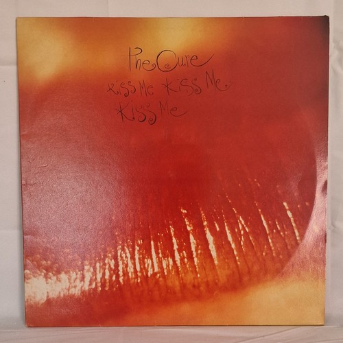 The cure kiss - me,
