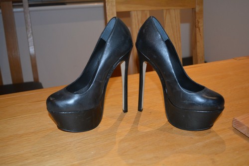Office oblivion black leather - office,