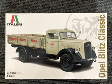 Italeri 1/24 Opel Blitz Classic model kit, complete, sealed bags