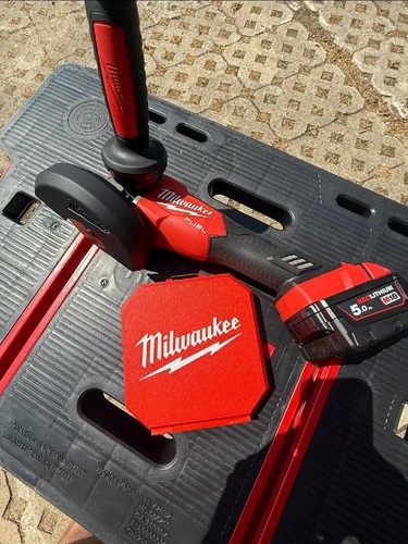 Milwaukee grinding cutting - milwaukee,