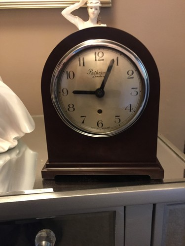 1930s bakelite mantel clock