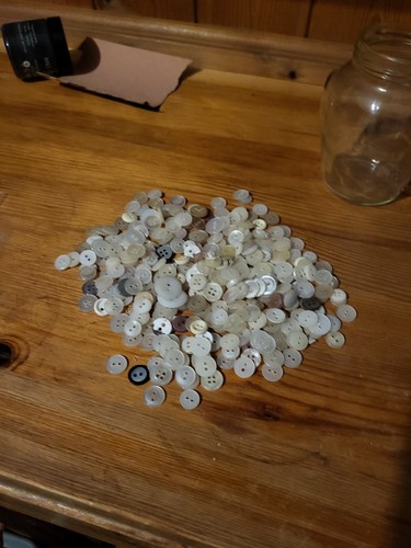 Mixed buttons lot - buttons, cream