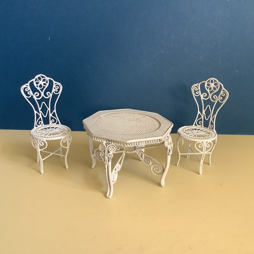 Scale dolls house - 1:12,
