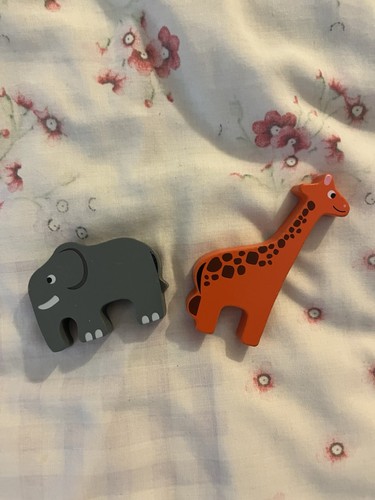 Elephant and giraffe - , wooden