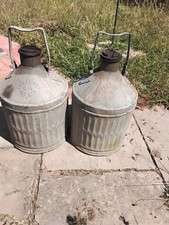 Rare Pair Of Vintage Galvanised Regent Oil / Petrol Cans In Great Condition 5 Ga