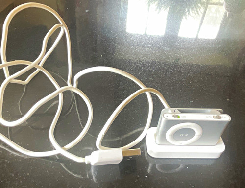 Apple ipod shuffle 2nd gen - apple, mp3