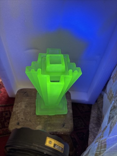 Bagley grantham uranium - uranium, glass