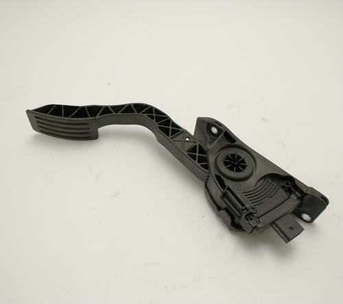 2013 ford focus throttle - ,