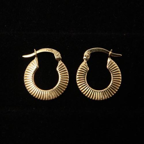 Vintage hallmarked solid 18ct - solid,