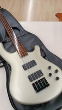 Dean Edge 4 Fretless Modification Electric Bass Guitar White Used From JPN w/SC