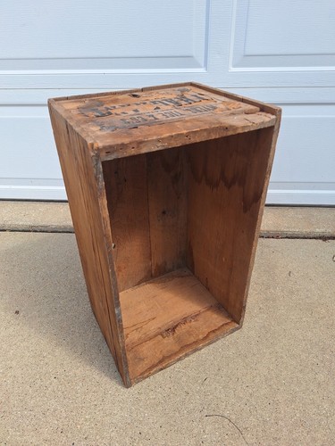 Vintage wooden box - /crate, for